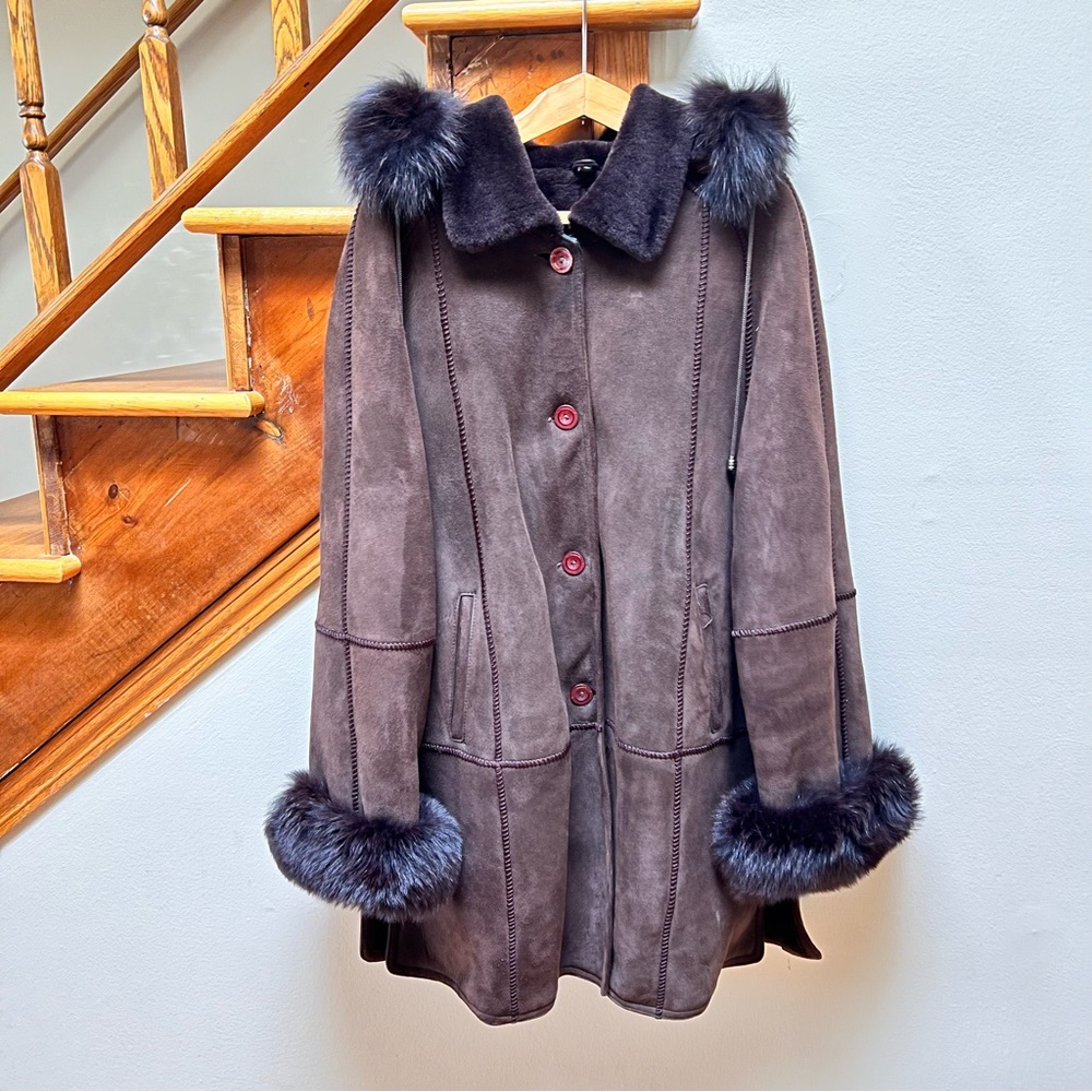 Elegant Brown Fur-Trimmed Women's Coat